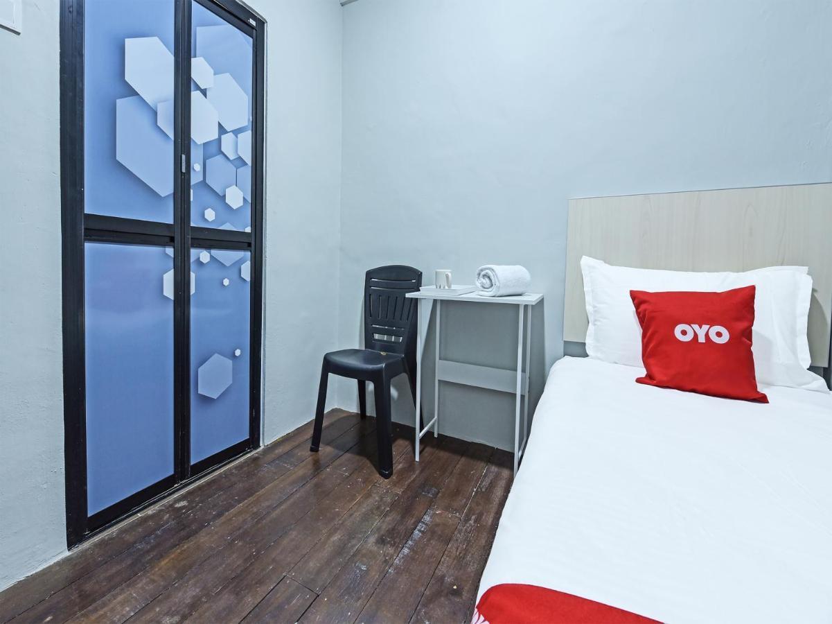 Oyo 90594 Hotel Casalink Paka Exteriör bild