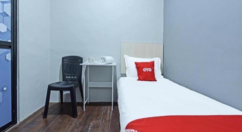 Oyo 90594 Hotel Casalink Paka Exteriör bild