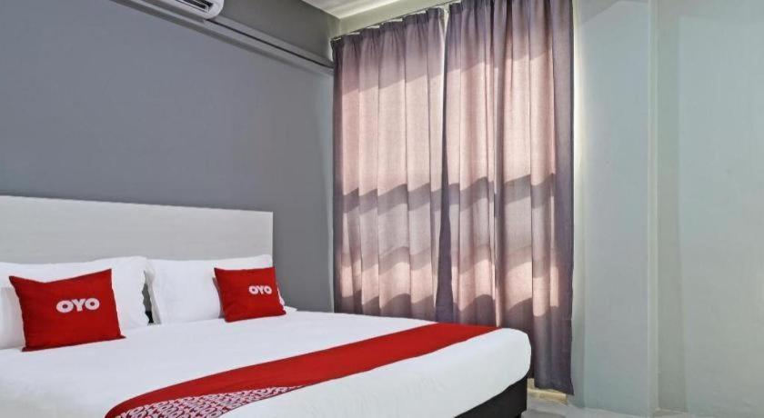 Oyo 90594 Hotel Casalink Paka Exteriör bild